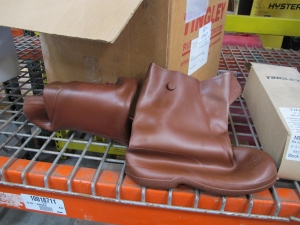 LOT TO INCLUDE: SHOE COVERS, HEARING PROTECTION, COVERALLS, WRIST REST, PRINTED CIRCUIT BOARDS. LOADING & HANDLING FEE $15-4173